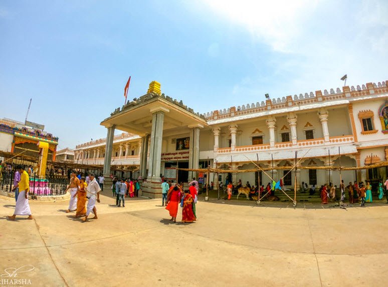 Raghavendra Swamy Temple, Kurnool, Andhra Pradesh - Vushii.com Raghavendra Swamy Temple, Kurnool, Andhra Pradesh - Vushii.com